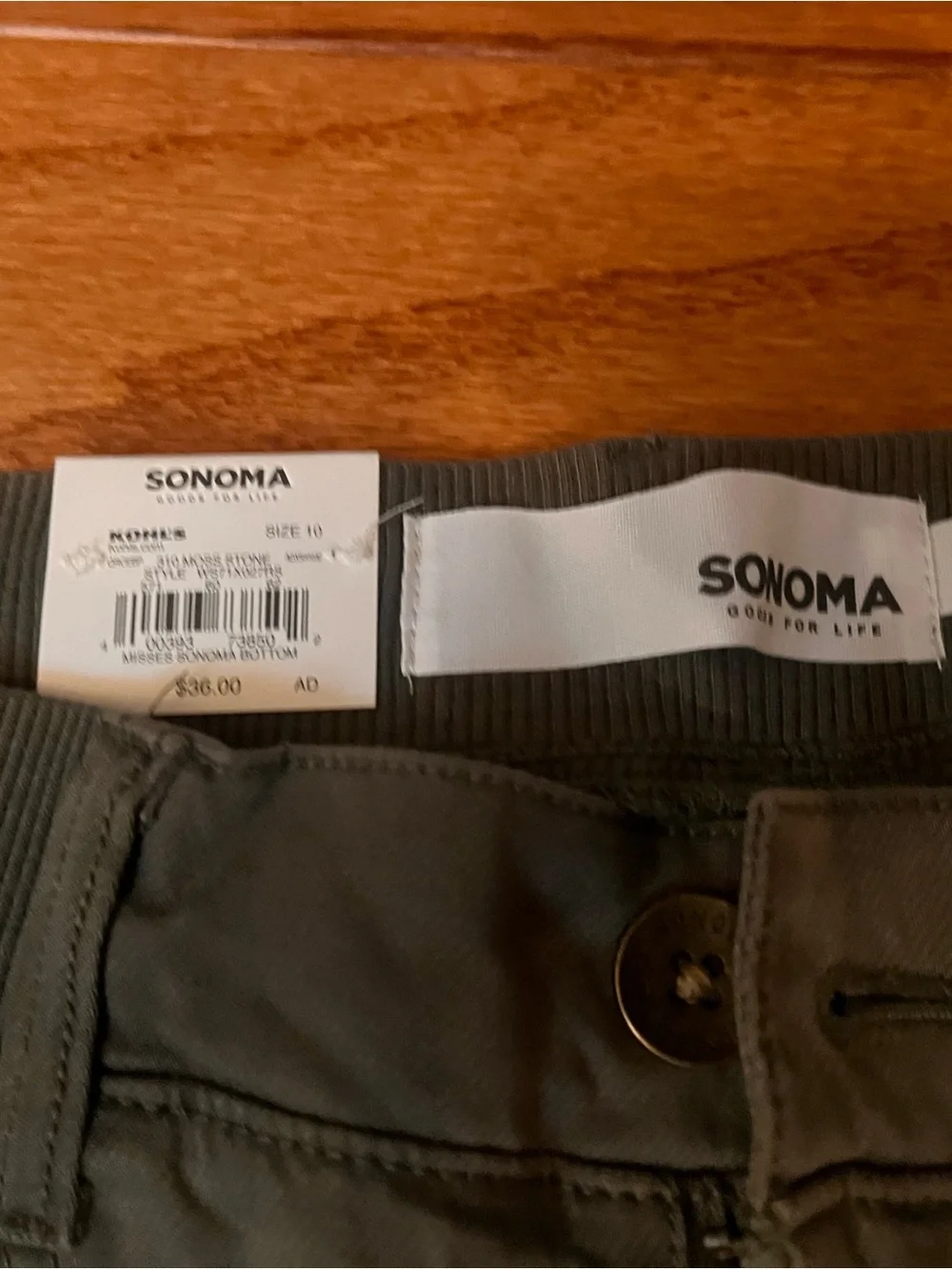 Sonoma Woman’s Olive Green Casual Shorts - Picture 2 of 3